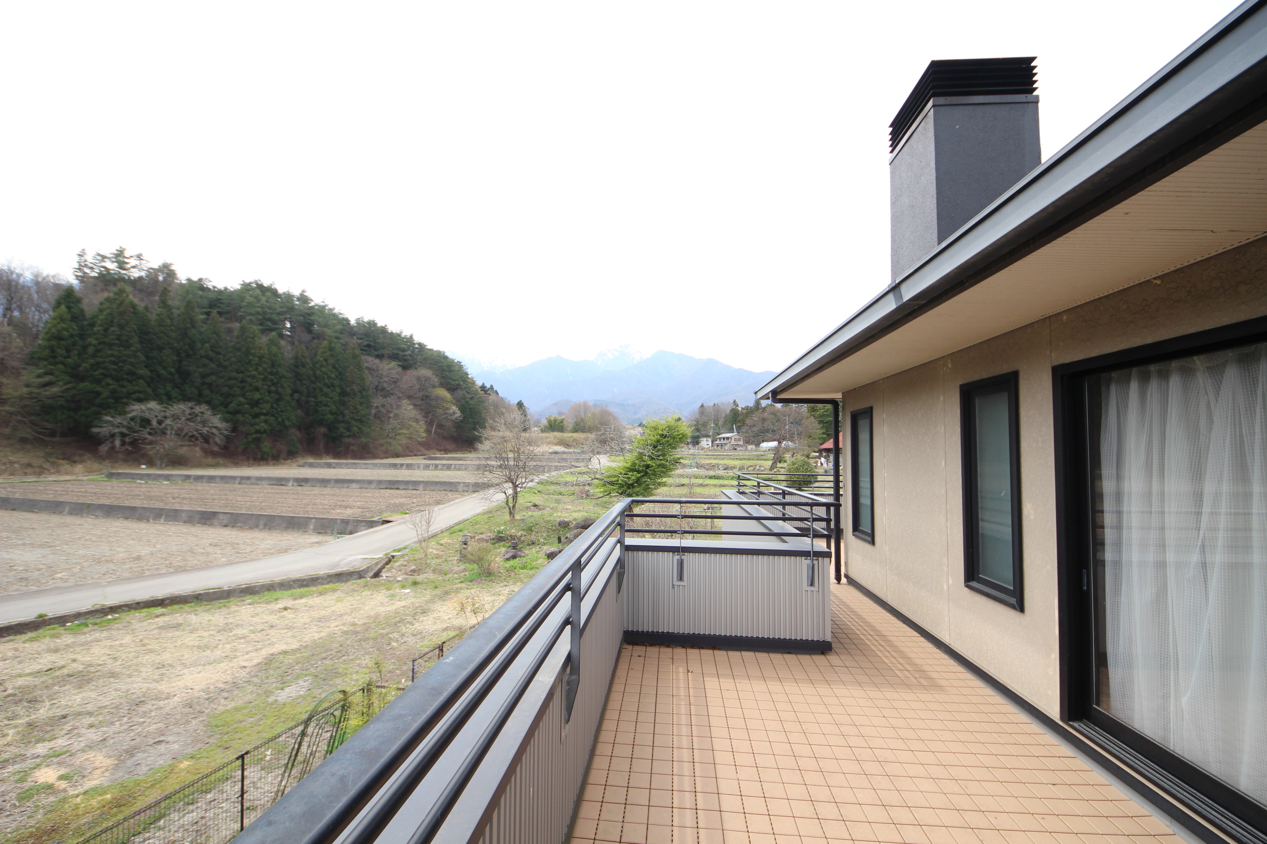 【新規媒介物件のご紹介】薪ストーブ付きのプライベート空間。～おいしい水、きれいな空気、美しい景観に恵まれた立地～